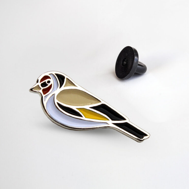 pin metalowy ptak szczygieł Tukan Media