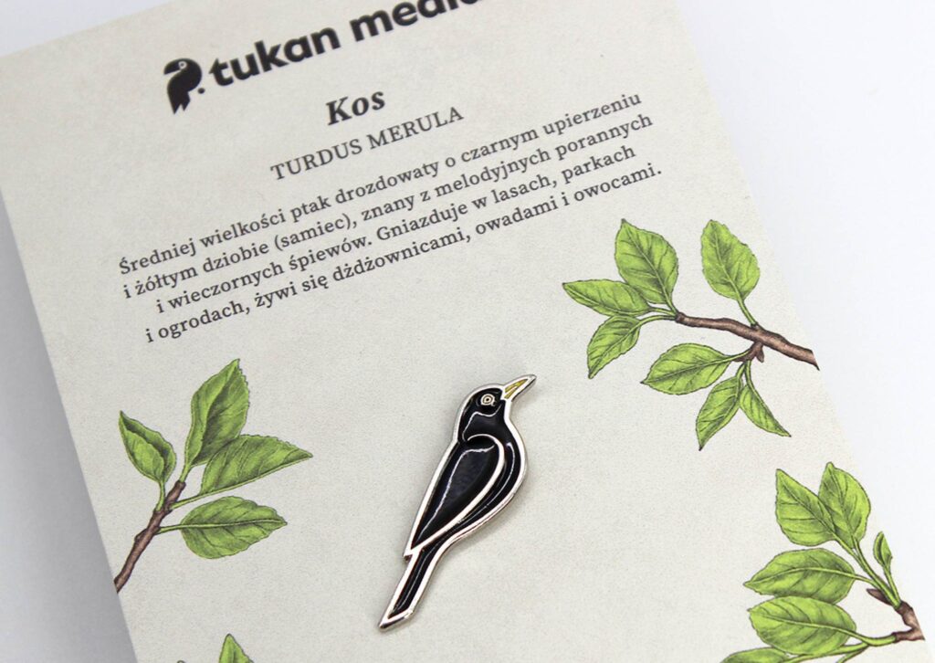 metalowy emaliowany pin z kosem
